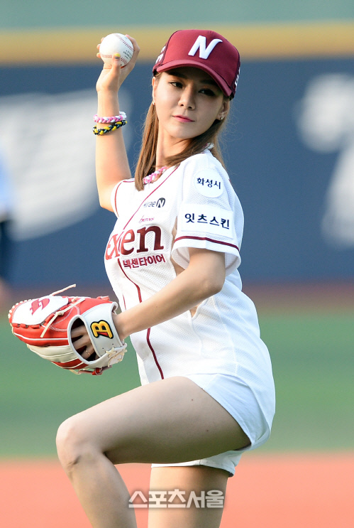 [SS포토]건강미 뽐내는 개그우먼 맹승지, 시구 갑니다!