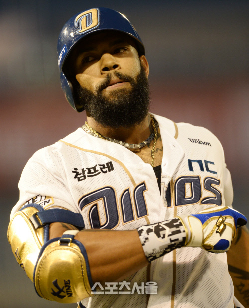 [SS포토]테임즈, 보호대도 기왕이면 왕의 색깔 금색으로