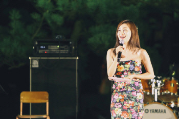 배우 문정희, 제주비치살사페스티벌 진행