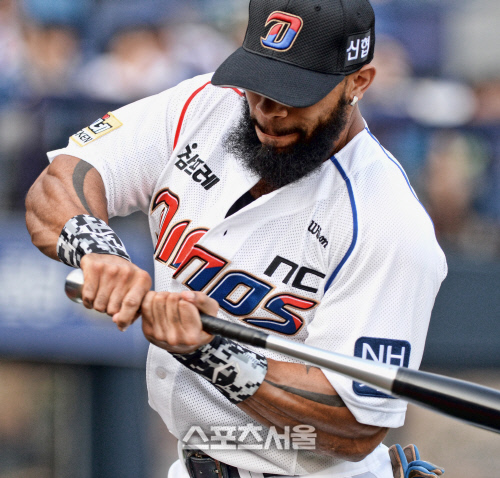 [SS포토] NC 테임즈, 태극 문양 유니폼으로 광복절