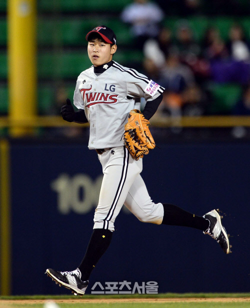 [SS포토]LG 안익훈, 중견수 수비는 내가 최고