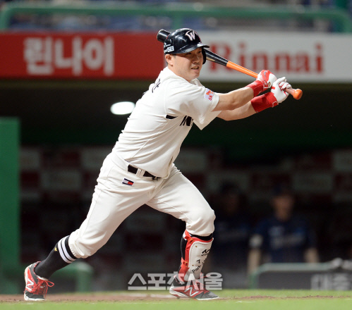 [SS포토] 대타 박진만, 유격수 땅볼 아웃으로 물러나