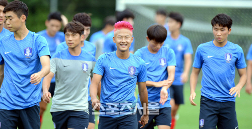 [SS포토]\'핑크 프린스\' 이승우, \'나의 \'청량미소\'를 선물해요~\'