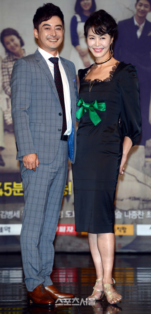 [SS포토]MBC드라마 \'엄마\' 이세창-진희경, 잘 어울리죠~