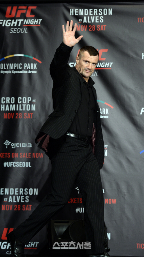 [SS포토] UFC 크로캅, 쌈꾼 형님의 친철한 인사