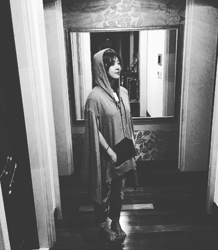 [★SNS] 하지원, 어떻게 입어도 예쁘기만 한 '남다른 옷태'…'깜찍+상큼'