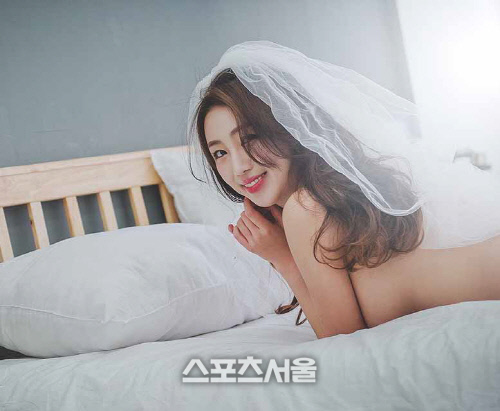 [SS포토]모델 엄상미, \'나랑 결혼하고 싶나요?\'