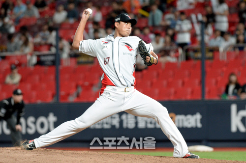 [SS포토] kt 조무근, 진격의 거인? KIA전 마무리 출격!