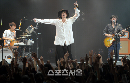 [SS포토]  래드윔프스(RADWIMPS)의 노다 요지로, 한국 뜨겁다?