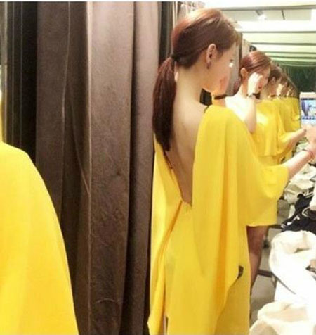 송민서, 등 라인 훤히 드러낸 파격 드레스 '속옷 안 입었나?'