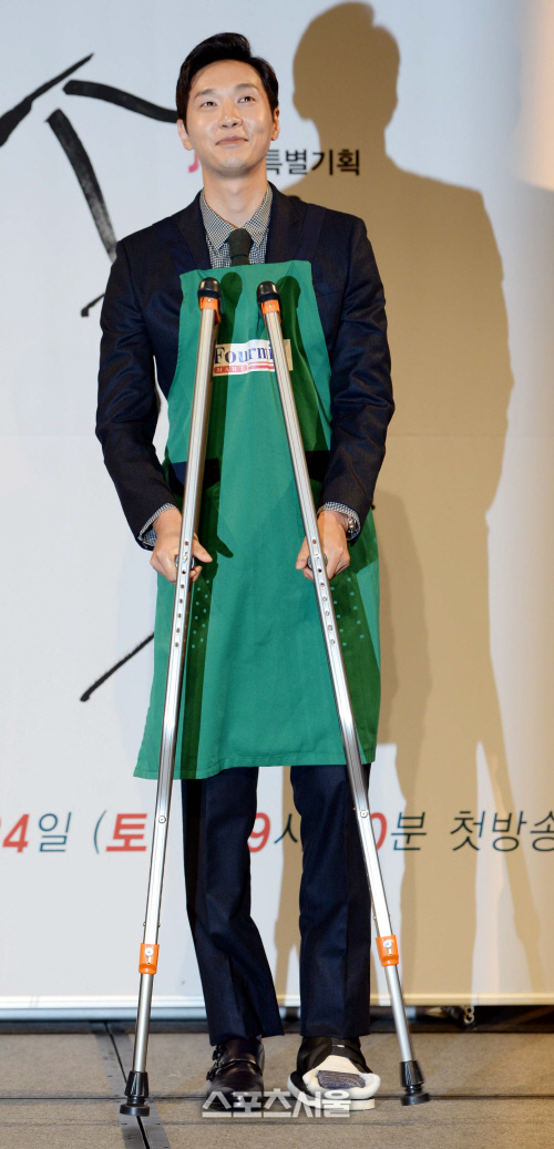 [SS포토]송곳 지현우, 목발 투혼으로 만든 수작 드라마 기대해주세요