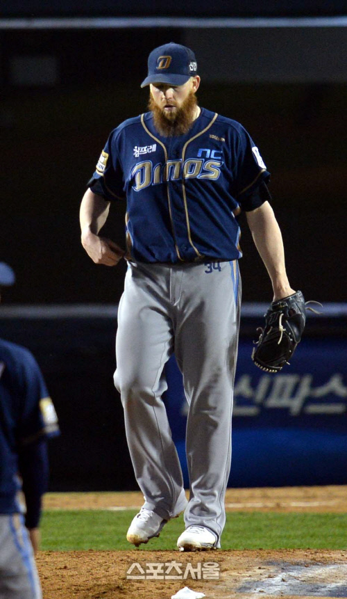 [SS포토]PO4차전 해커, 니퍼트와 설욕전에 또 실패하네