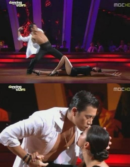 박지우, 과거 제시카 고메즈와 섹시 댄스 중 무대서 상의 노출