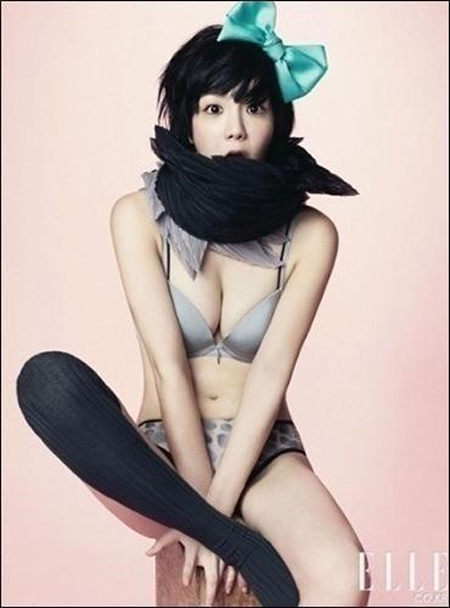 입건 에이미, 속옷만 달랑 걸친 섹시 화보 보니…'거대 볼륨감' 출렁