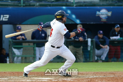 [SS포토] \'프리미어 12\' 댄 블랙, kt 위즈에서 봤던 그 스윙!
