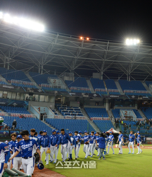 [SS포토] \'프리미어 12\' 대표팀, 대만에서 첫 승전보 울렸다!