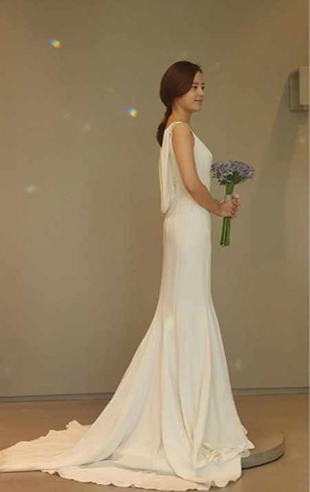 신소연 기상캐스터, 웨딩드레스 여신 강림 '단아함의 끝판왕'