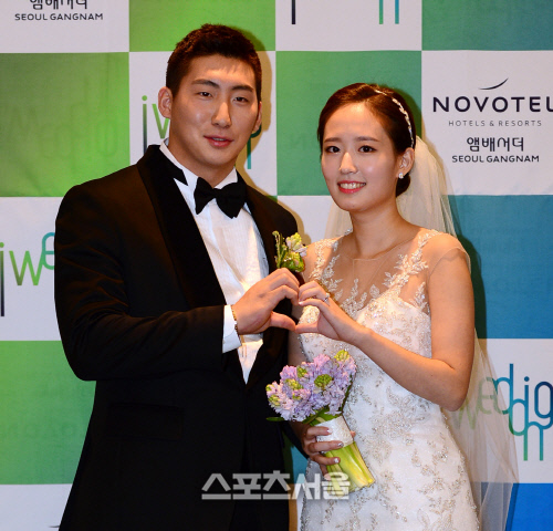[SS포토] 나성범-박은비 예비부부 \'사랑하며 살겠습니다\'