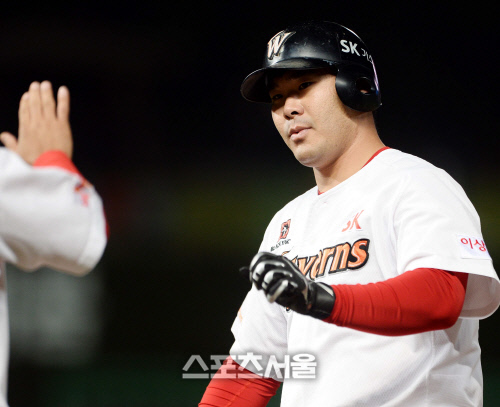 [SS포토]SK 이재원, 첫 타석부터 안타가 깔끔해