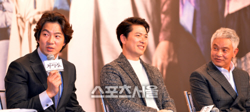 송일국 '인터뷰는 라운드테이블에서'[SS포토]