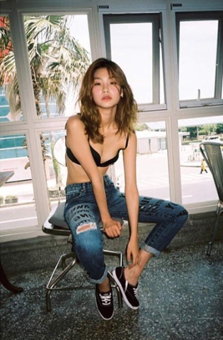 '이동휘의 그녀' 정호연, 청바지에 속옷만 입고 '심쿵사 유발'