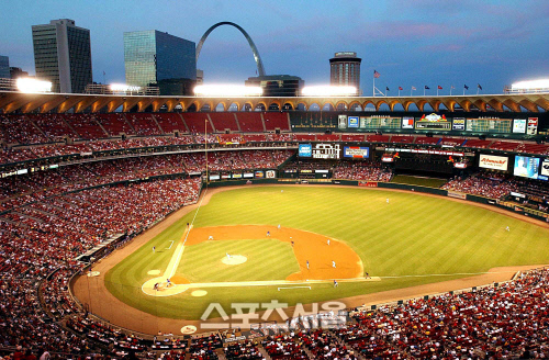 미국 프로야구팀 세인트루이스 카디널스 홈구장 부시 스타디움(야구장)