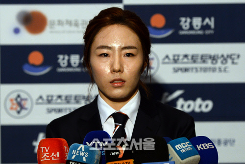 [SS포토]\'빙상 여제\' 이상화, \'공지를 제대로 보지 못해서...\'