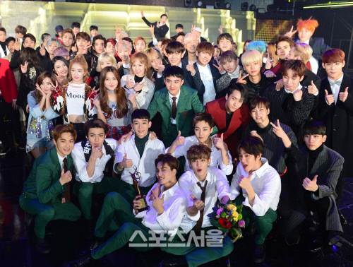 [SS포토]서가대 엑소, 대상 3회 수상 기록 세웠어요