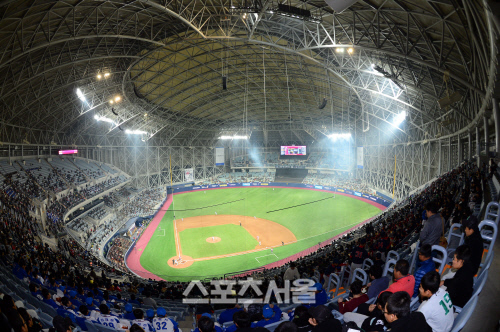 [SS포토]한국과 쿠바의 경기 펼쳐지는 고척스카이돔