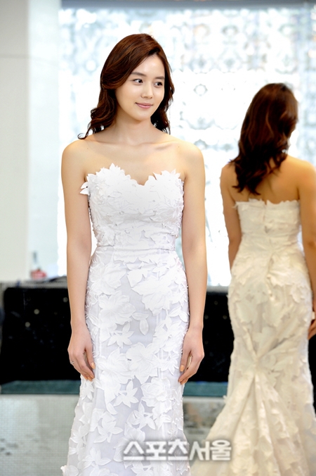 [스타P컷] 파파야 고나은, 여배우로 완벽 변신 '아름다운 웨딩드레스 자태'