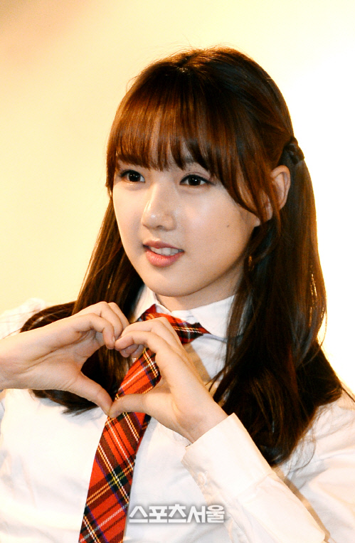 [SS포토]여자친구 예린이 만드는 하트