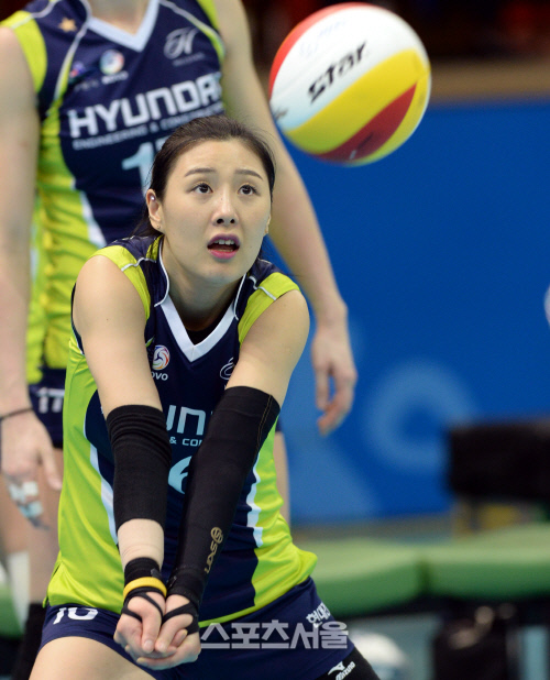 [SS포토] 현대건설 김주하, 놓치지 않는다!