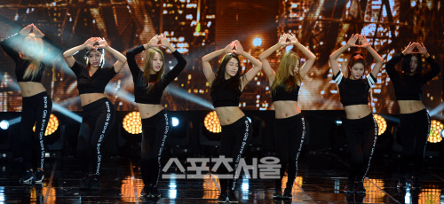 [SS포토] 브레이브걸스, 건강미 넘치는 무대 (더쇼)