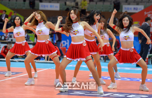 덤앤더머 안무펼치는 치어리더,