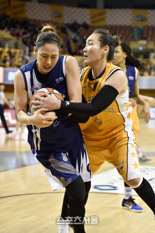 볼다툼 신한 곽주영 KB 정미란