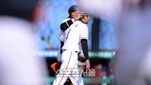 [SS포토]심수창과 조인성, "찰떡궁합이야~"