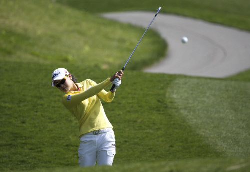 이정민 14번홀 아이언샷