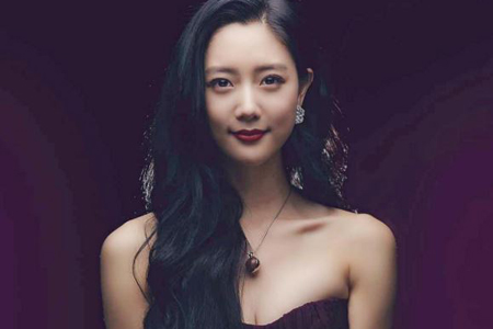 클라라 측 "사촌 이래나 씨 결혼식 참석 안 한다"