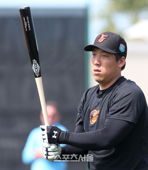 \'타격훈련\' 김현수, \'시범경기 출격합니다\'