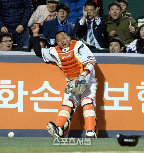 [SS포토] 한화 조인성, 꼭 잡고 싶었습니다...?