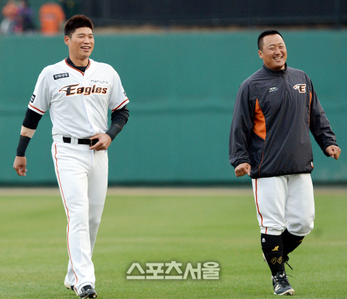 [SS포토] 한화 최진행과 조인성, 오늘은 웃는다!