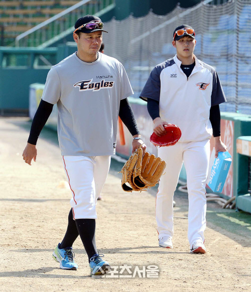 [SS포토]한화 송창식, \'어제의 패전을 잊고 내일의 승리를 향해~\'