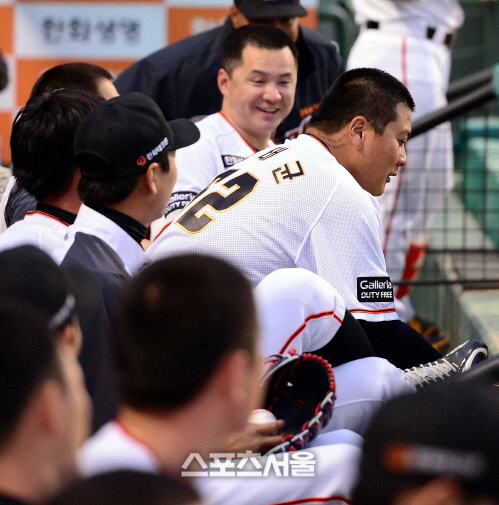 [SS포토]기선제압하는 김태균의 홈런, \'찗은 머리카락에 내의지가 담겼어~\'