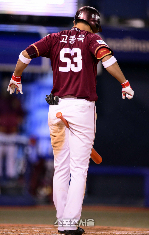 [SS포토]기(?)를 모으는 고종욱, \'힘을 집중시켜서~\'