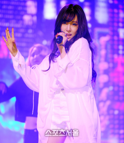 [SS포토] 소녀시대 티파니, 소녀 이미지 벗은 솔로 무대