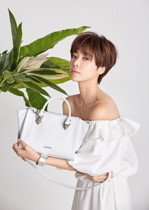 "어딘가 모르게 변했다"...'결혼' 황정음, 깊은 눈빛의 여운