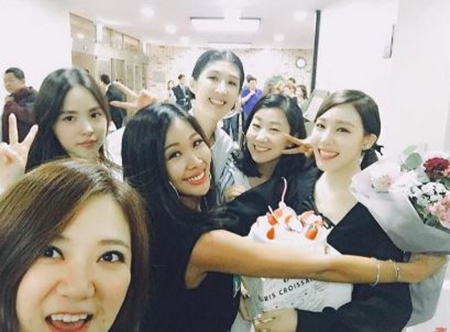[★SNS] '슬램덩크' 멤버들, 티파니 솔로데뷔 깜짝 축하 '훈훈'