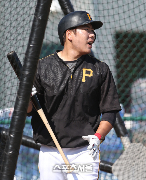 \'복귀준비 착착\' 강정호...\'6개월만에 실전배팅\'