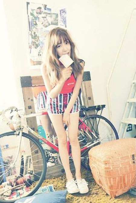 [★SNS] 티파니, 귀여운 듯 섹시한 그녀의 매력 '시선 홀릭 각선미'