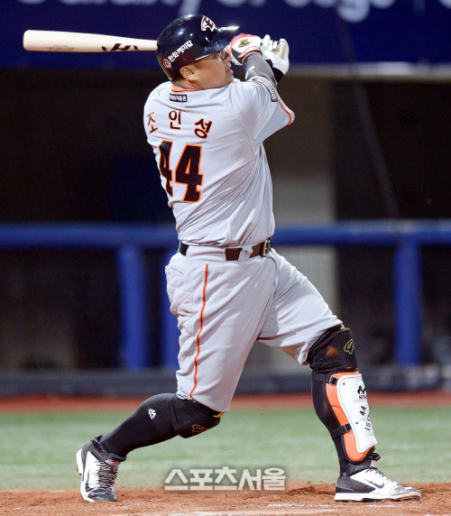 [SS포토]7호초에 홈런터트리는 조인성, "제대로 걸렸네~"